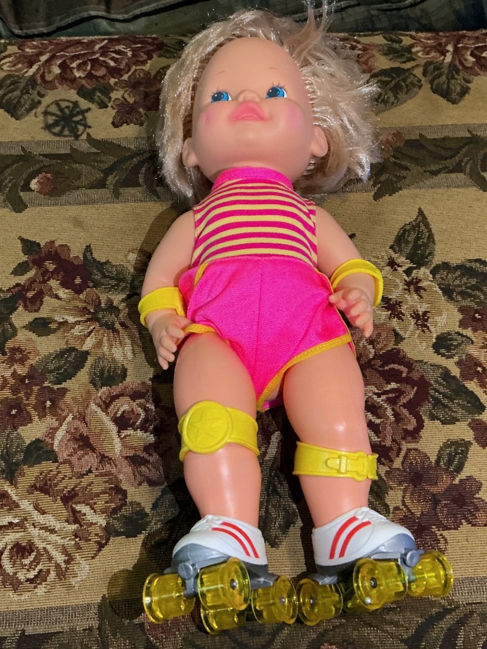 Vintage Baby Skates Doll Mattel 1980 Roller Skates Wind Up Toy works
